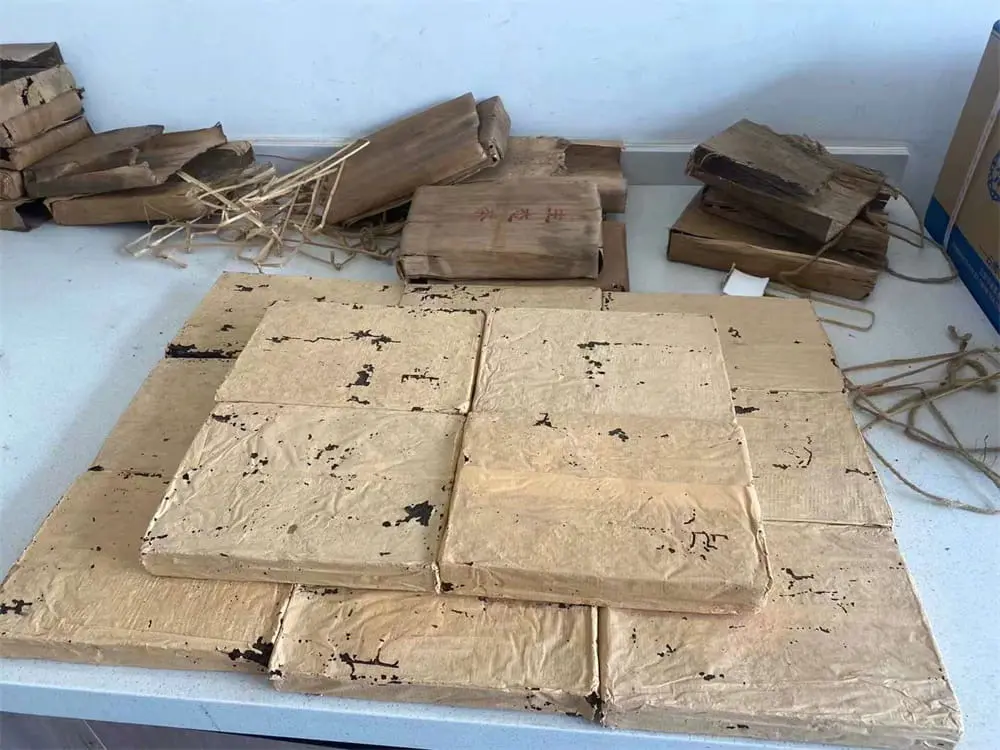 回收中茶普洱茶2004年生茶熟茶